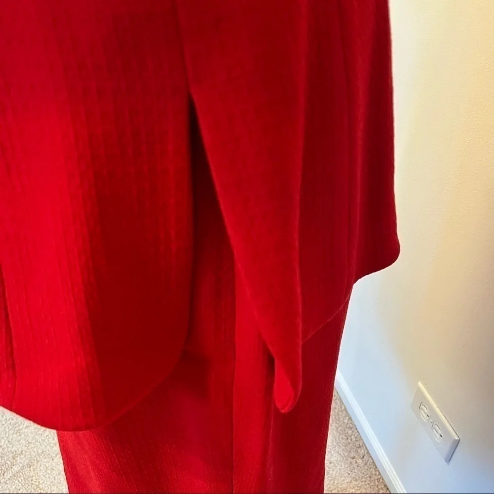 Vintage Dana Buchman red 2-piece skirt suit, front button. Size 10P